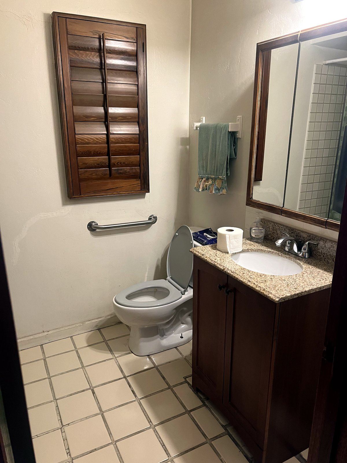 Bathroom at MACH1